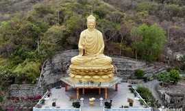 Ngắm tượng Phật dát vàng khổng lồ trong thiền viện nổi tiếng Vũng Tàu