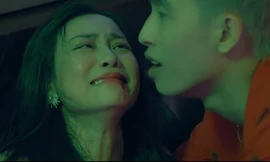 Showbiz 9/9: Quỳnh Châu kể đập đầu vào máy quay, bầm dập khi đóng Tuyết nghiện ‘Biệt dược đen’