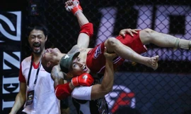 Johnny Trí Nguyễn vỡ òa sau chiến thắng ngược dòng của Ngọc Cảnh