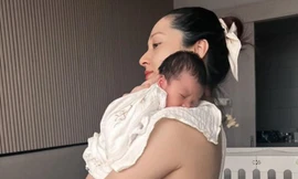 Showbiz 30/4: Bảo Anh khoe ảnh con gái lúc 5 ngày tuổi