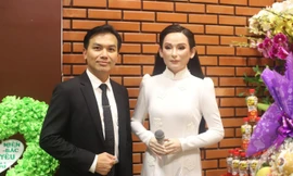 Showbiz 17/9: Mạnh Quỳnh dự giỗ đầu Phi Nhung