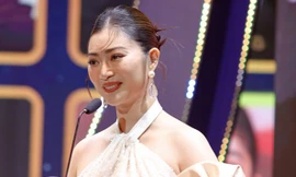 Showbiz 7/1: Thanh Trúc xác nhận đã kết hôn, dừng hoạt động nghệ thuật