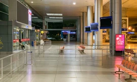 Sân bay Tân Sơn Nhất vắng lặng dịp cuối năm
