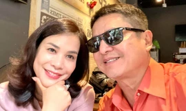 Showbiz 13/4: NSƯT Chí Trung và bạn gái gặp sự cố