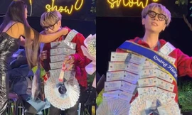 Ca sĩ Việt gây 'bão' mạng Thái Lan, được fan tặng tiền đeo trĩu cổ là ai?