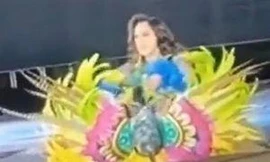 Showbiz 30/11: Thí sinh Hoa hậu Mexico bị điện giật trên sóng trực tiếp 