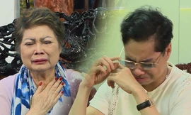 Ca sĩ Ngọc Sơn và mẹ. 