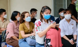 Lao động Việt ở Đài Loan khóc khi nhận tin... tăng lương