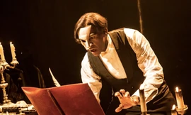 Showbiz 3/12: Diễn viên 'Bóng ma trong nhà hát' qua đời ở tuổi 34