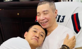 Showbiz 28/9: Tuấn Hưng tới thăm NSND Công Lý