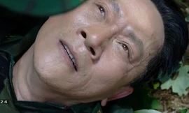 Showbiz 8/11: NSƯT Hoàng Hải bị bắn trong ‘Cuộc chiến không giới tuyến’