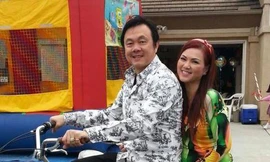 Nghệ sĩ Chí Tài và vợ- chị Phương Loan (hay còn gọi là bé Heo). 