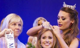 Showbiz 18/7: Người đẹp Mỹ nhận án tù vì gửi ảnh nóng cho nam sinh 15 tuổi