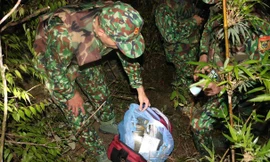 Số ma túy các đối tượng bỏ lại. Ảnh: Anh Bách