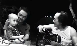 Showbiz 8/8: Con trai chia sẻ hình ảnh xúc động của nghệ sĩ Giang Còi