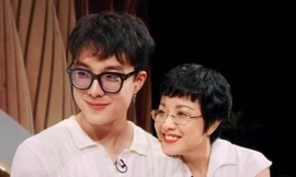 Showbiz 22/7: Ngoại hình con trai Thảo Vân và NSND Công Lý 