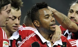 Robinho gia hạn hợp đồng với AC Milan đến 2016