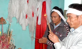 Đánh chết mẹ vì 600 nghìn mua quần áo