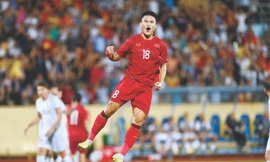 Tuấn Hải gặp chấn thương khiến HLV Troussier lo lắng