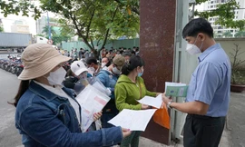 Việt Nam nên bổ sung trợ cấp nuôi con nhỏ vào chế độ bảo hiểm xã hội