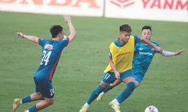 Văn Tùng trong buổi tập của ĐT Việt Nam. Ảnh: Anh Đoàn