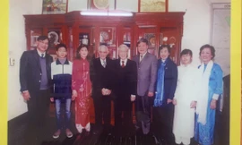 Cố Tổng Bí thư Nguyễn Phú Trọng tiếp đại diện các thế hệ giáo viên, học sinh trường THPT Nguyễn Gia Thiều