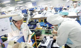 Hỗ trợ cộng đồng doanh nghiệp là một trong những giải pháp giúp giữ đà tăng trưởng GDP năm 2021 Ảnh: Như Ý