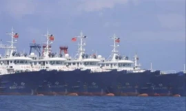 Các tàu Trung Quốc hiện diện ở đá Ba Ðầu ngày 7/3. Ảnh: AP