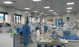 Số ca tử vong, nặng, nguy kịch là 1 trong những căn cứ để đánh giá dịch bệnh. Ảnh: Thái Hà