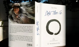 Trong tập thơ hơn 12.000 câu, có gì? 