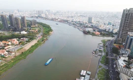 Hành lang ven sông Sài Gòn còn nhiều tiềm năng khai thác. Ảnh: Hữu Huy