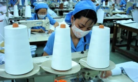 Nhiều DN dệt may tại TPHCM đang cần vốn để trả lương lao động mất việc và phục hồi sản xuất. Ảnh: Đại Dương 