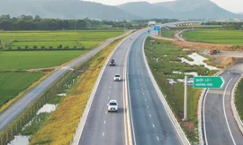 Chỉ trong gần nửa nhiệm kỳ vừa qua, Bộ GTVT đã đưa vào sử dụng đến hơn 560 km cao tốc, tạo thuận lợi đi lại giữa các vùng miền. Con số này bằng 1/2 số lượng của 20 năm phát triển trước đó. Ảnh: Trọng Đảng 