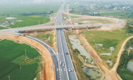 Đường nội đô và cao tốc cùng 'chuyển động'