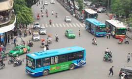 Xe buýt vẫn xác định là chủ công trong giảm xe cá nhân, ùn tắc tại Hà Nội