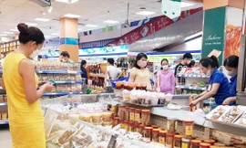 Cơ quan chức năng kêu gọi người dân sử dụng thực phẩm có nguồn gốc, đảm bảo chất lượng để tránh nguy cơ ngộ độc. Ảnh: Vân Sơn