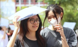 Sau kì thi tốt nghiệp THPT, thí sinh chuẩn bị bước vào đợt 1 xét tuyển ĐH năm 2024. Ảnh: Ngọc Tú