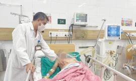 Bệnh nhân ngộ độc rượu điều trị tại Trung tâm Chống độc