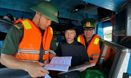 Lực lượng biên phòng Quảng Ngãi thường xuyên tuần tra, kiểm soát nhằm ngăn chặn tàu cá xâm phạm vùng biển nước ngoài. Ảnh: Nguyễn Ngọc