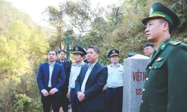 Lãnh đạo tỉnh Lạng Sơn cùng ban ngành chức năng kiểm tra, chỉ đạo xây dựng biên giới vững mạnh