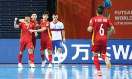 Các cầu thủ Futsal Việt Nam trên sân bóng World Cup