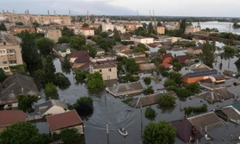 Vùng Kherson ngập lụt hôm 7/6. Ảnh: AP