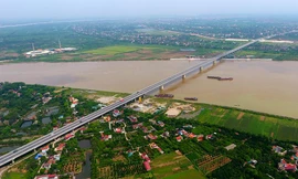 Cận cảnh cầu Hưng Hà và tuyến đường nối hai cao tốc lớn