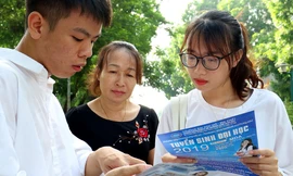 Hàng nghìn tân sinh viên muốn gì tại ngày hội tư vấn tuyển sinh