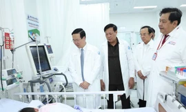Chủ tịch nước Võ Văn Thưởng thăm, động viên y, bác sỹ Bệnh viện Nhi đồng 1