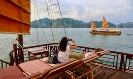 Chưa nghỉ lễ đã 'cháy' tour du thuyền vịnh Hạ Long 