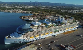 Bên trong siêu du thuyền lớn nhất thế giới có gì đặc biệt?