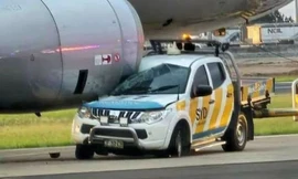 Máy bay Jetstar bị ô tô phá hỏng động cơ