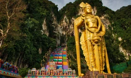 Sắp lắp thang máy trong hang động nổi tiếng ở Malaysia