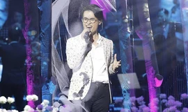 Hà Anh Tuấn lần đầu tiết lộ kỉ niệm hớ hênh quên kéo khóa quần trên sân khấu 